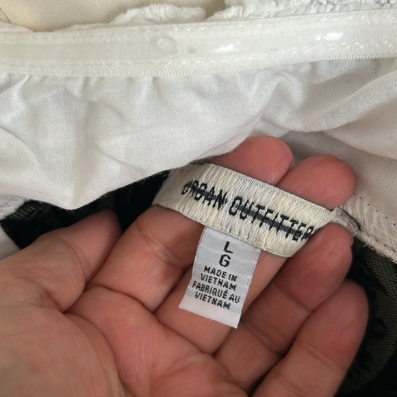 URBAN OUTFITTERS Kimchi Blue Antoinette Paisley Strapless Romper size large - Picture 11 of 11